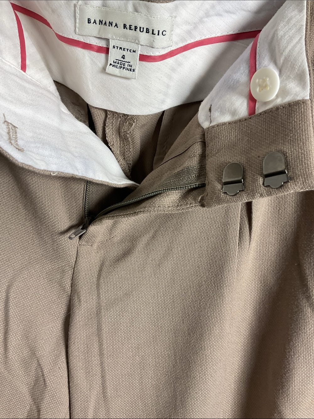 Banana Republic Stretch Pleated Trousers Cuffed Hem, Size 4, Taupe/Tan - Picture 8 of 11